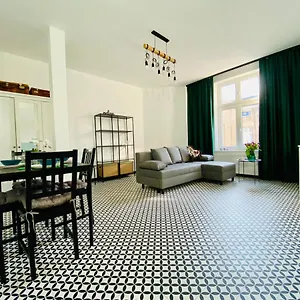  Apartment Angel Taczaka